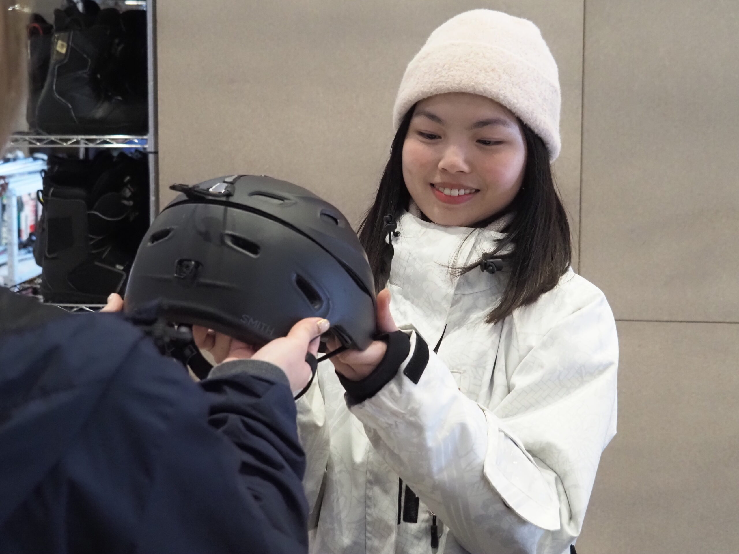 安心・安全にスノボデビュー！ヘルメットを毎日無料貸出 - 竜王